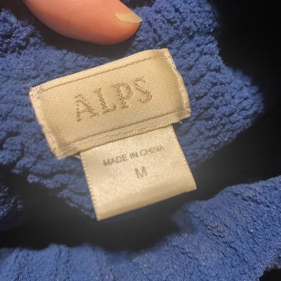 Cozy Multicolor Turtleneck Sweater - Picture 3 of 5